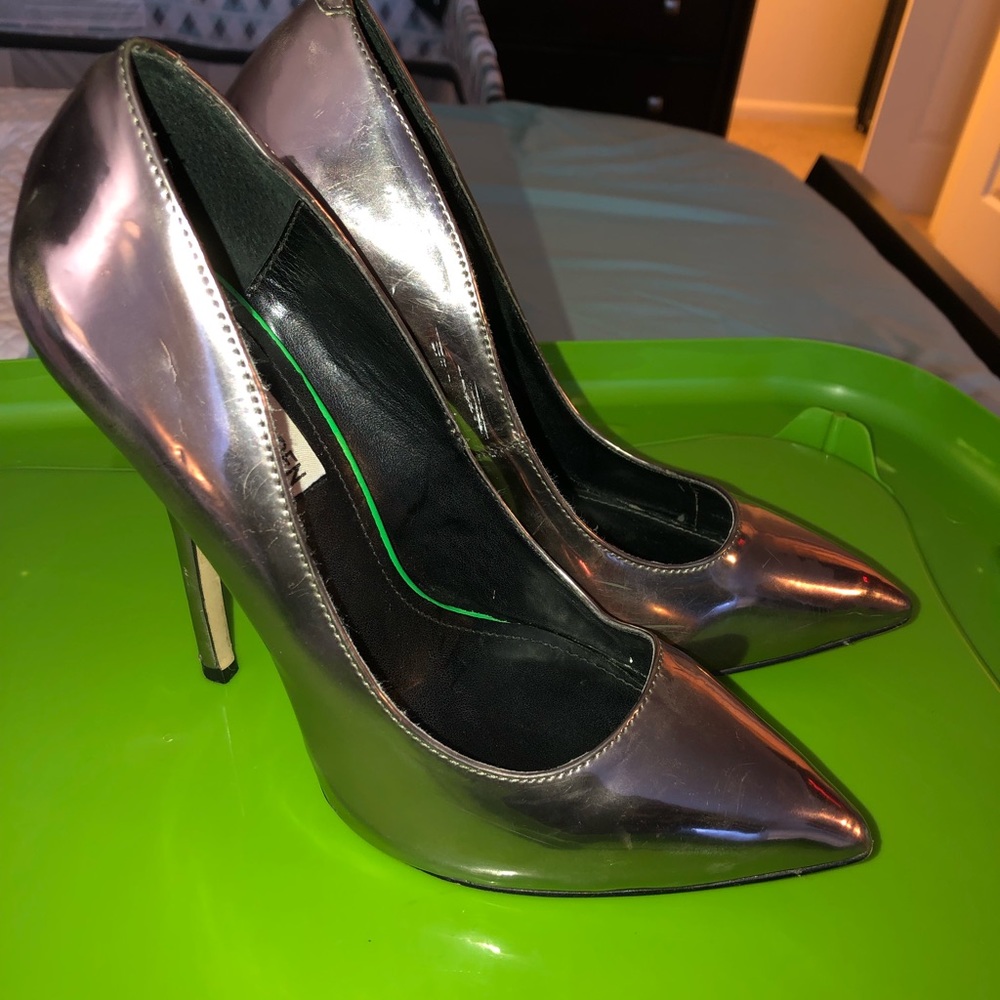 Metallic pumps